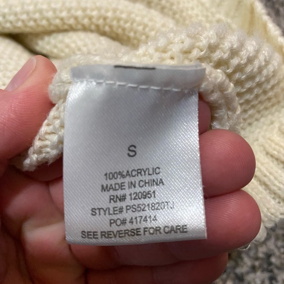 Pink Rose Sweater - Picture 3 of 3